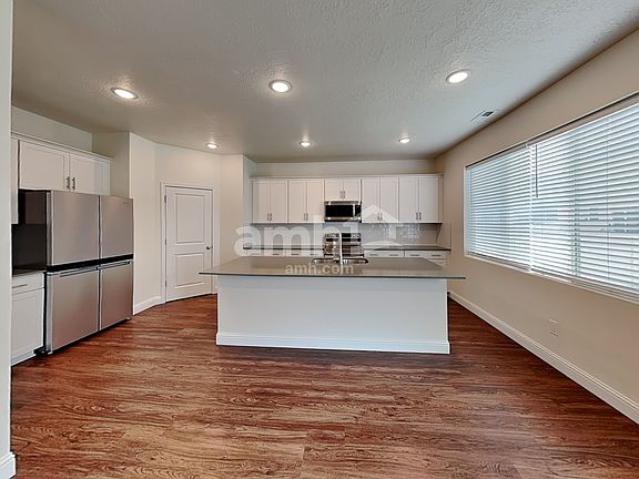 3rd image of 2408 E Buckskin Way