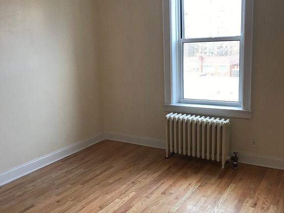 3rd image of 33-18 29th St #4R