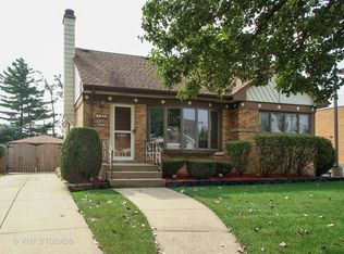 6949 W Oakton Ct, Niles, IL 60714