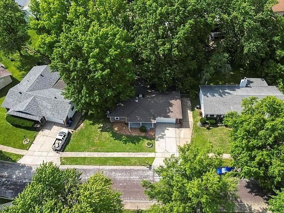 2nd image of 1961 Lakeaire Dr