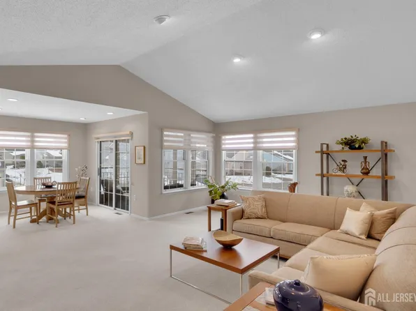 57 Yorkshire Dr #D, Monroe Township, NJ 08831