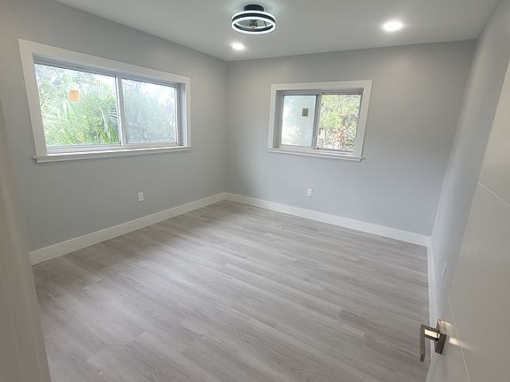 4th image of 225 SW 7th St APT 3
