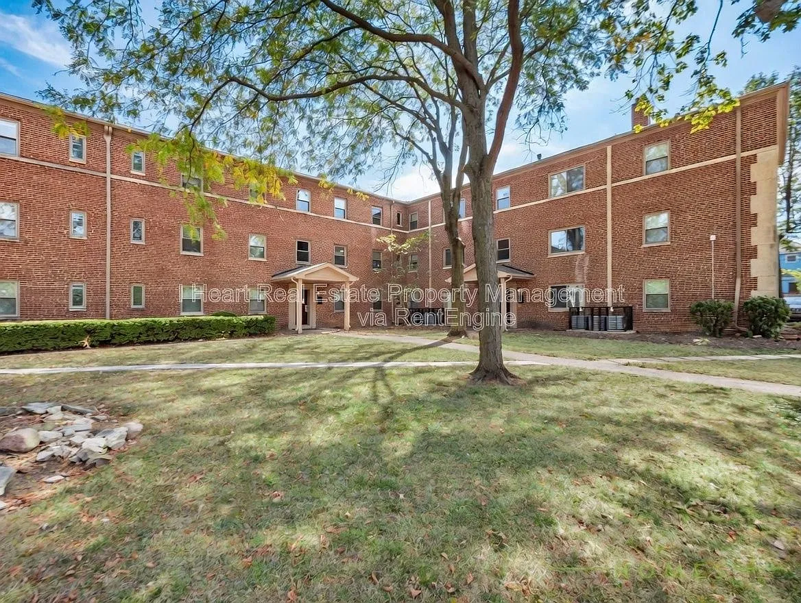 1 bed, 1.0 bath, 600 sqft, $695 — Photo 2