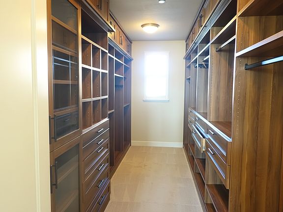 Walk-in closet