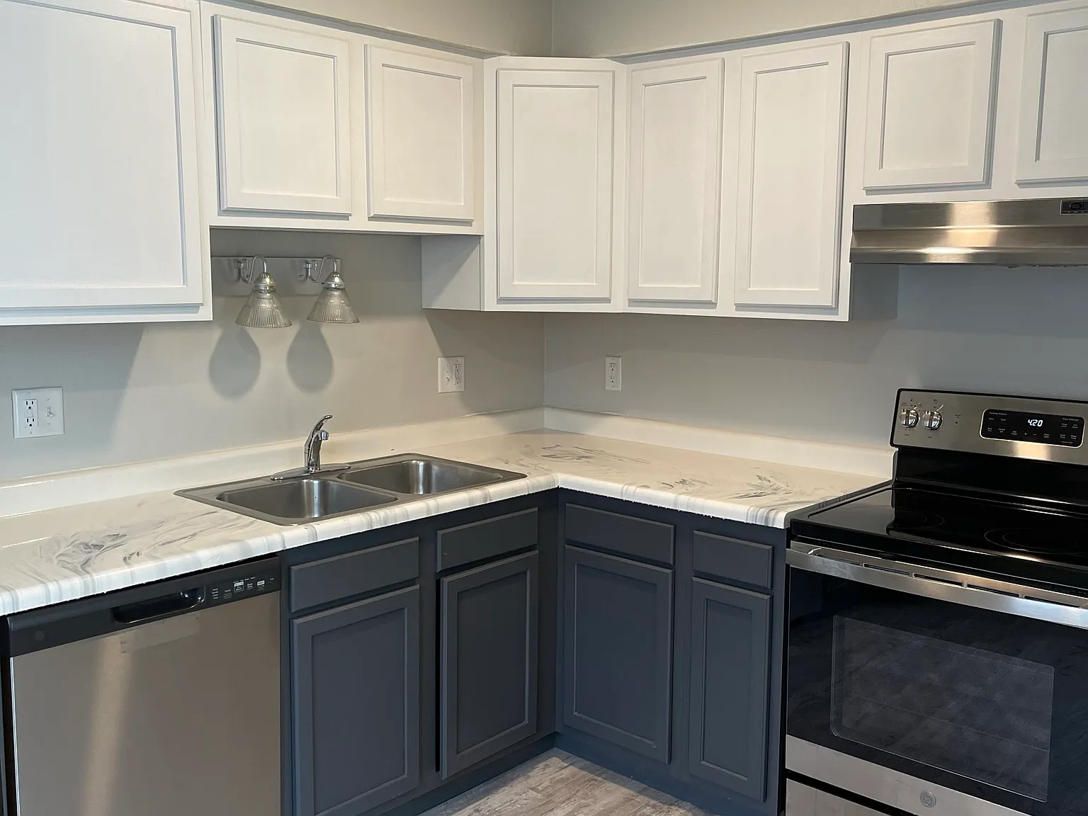 3 bed, $1,680 — Photo 2