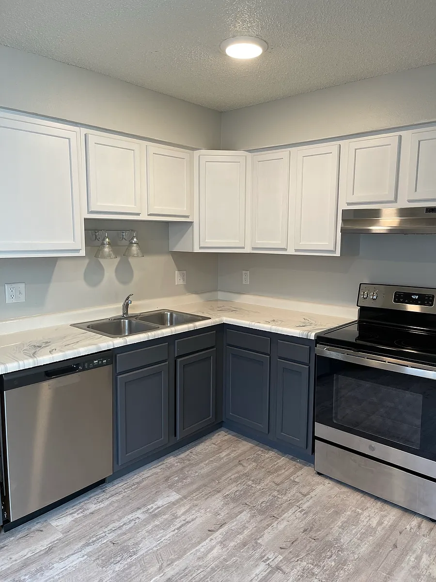 Building Photo - 526 S Johnson St #7S