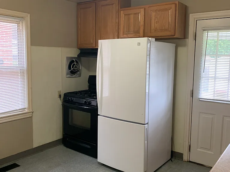 546 Butler Ave — Photo 13