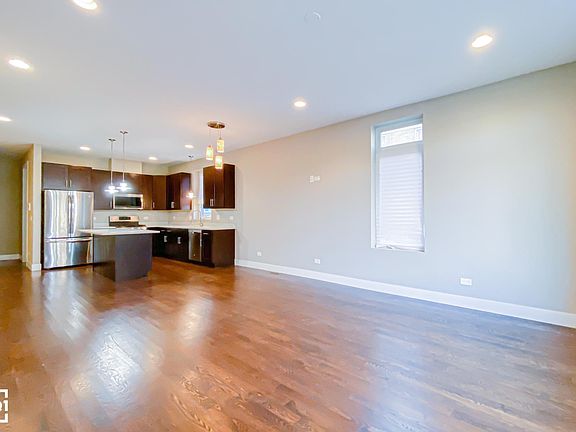 4th image of 2639 W Potomac Ave #1W