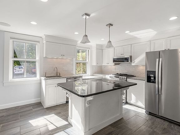 2nd image of 324 Union St APT 1