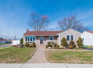5 Martin Rd S, Bethpage, NY 11714
