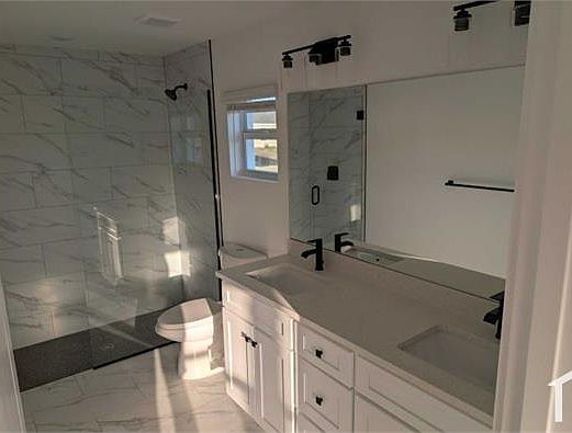 2nd image of 1423 NE 12th Pl