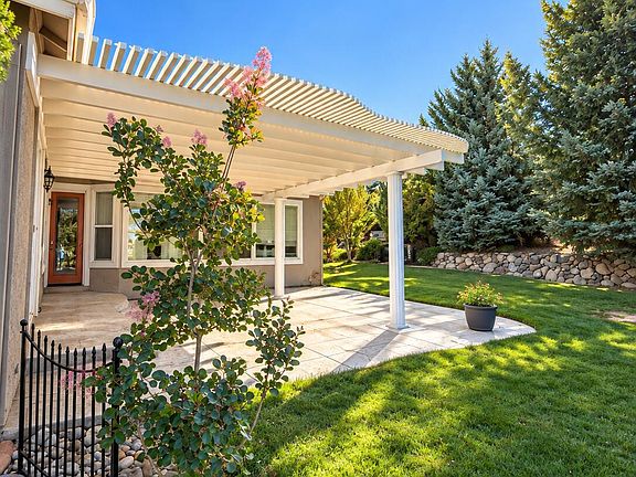 4th image of 1220 Mesa Cir