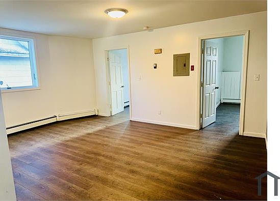5th image of 470 Wood Ave #2R