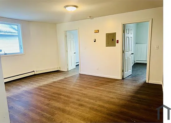 470 Wood Ave #2R — Photo 5
