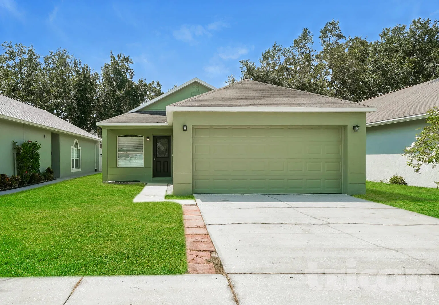5852 Lake Front Dr Wesley Chapel FL — Photo 1