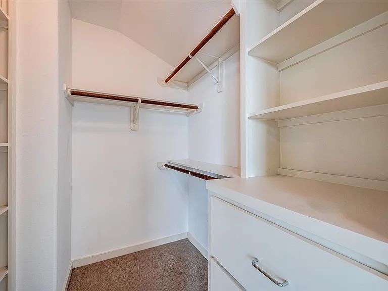 1729 Reinerman St — Photo 25