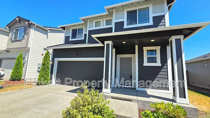 4 bed, 2.5 bath, 2311 sqft, $3,000 — Photo 2
