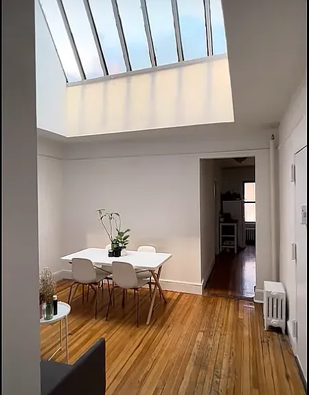 147 W 4th St #TOP — Photo 1