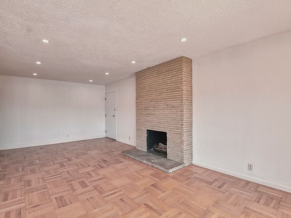 4th image of 330 Higate Dr