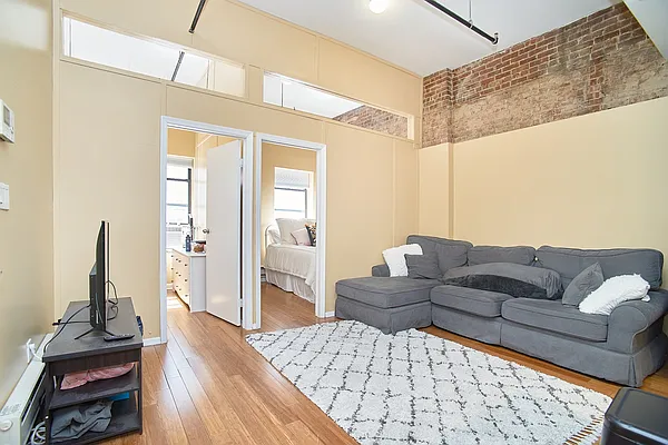 Rented by REAL New York | media 2