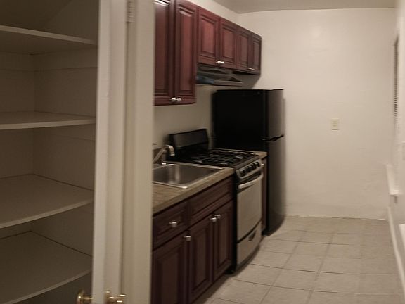4th image of 21 6th St NE APT 1C