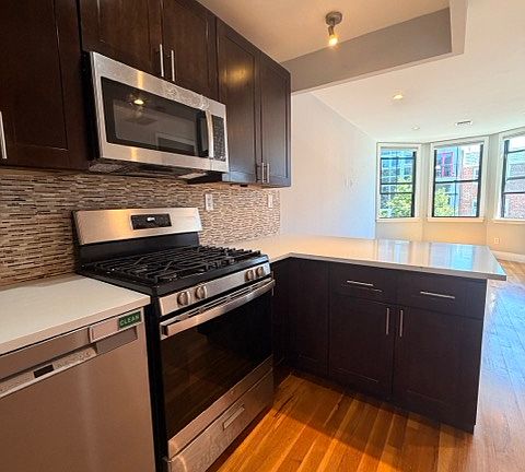 4th image of 208A 23rd St Floor 2