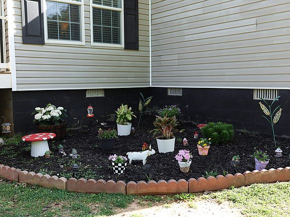 5th image of 1001 Barrington Dr