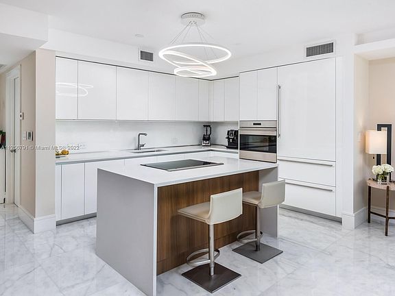 4th image of 1201 20th St APT 207