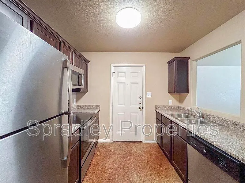 Southwood Hills — Photo 4