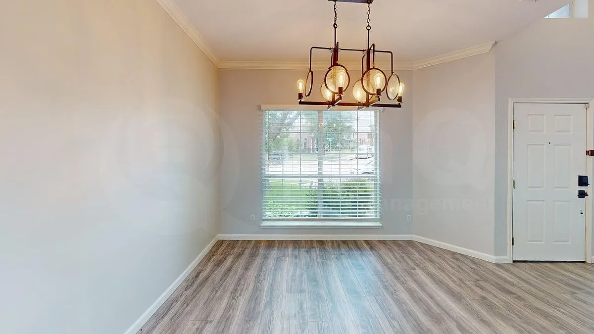 4 bed, 3.0 bath, 2562 sqft, $2,999 — Photo 4