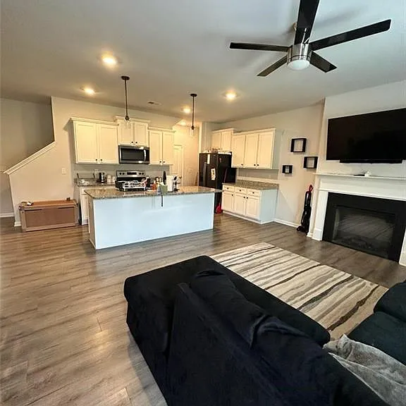 4514 Fillmore Trl — Photo 5
