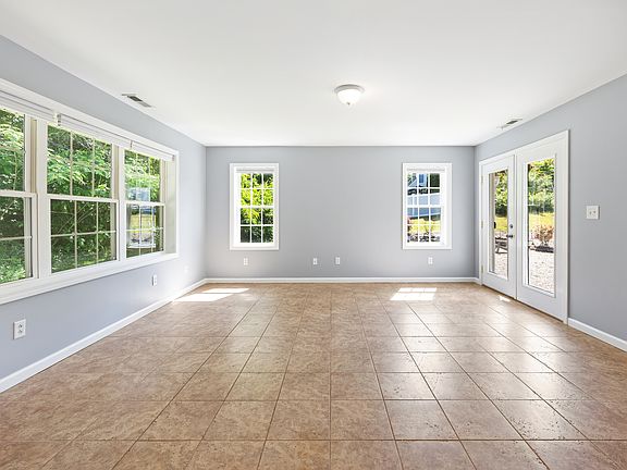 4th image of 485 West St #2
