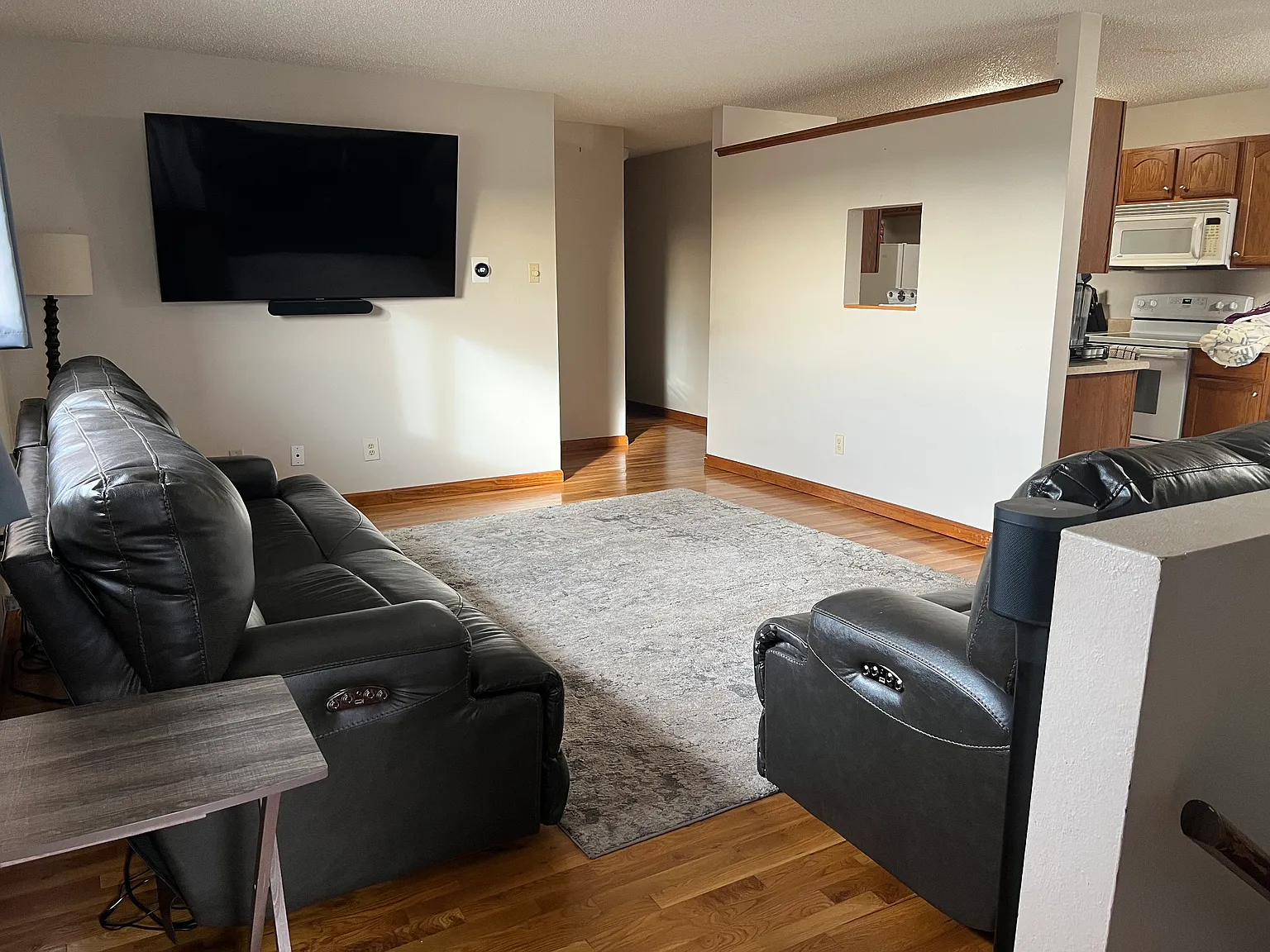 2 bed, 1294 sqft, $1,700 — Photo 3