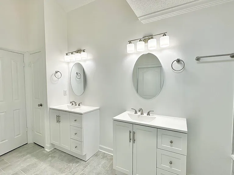 5445 Pine Oak Ln — Photo 15
