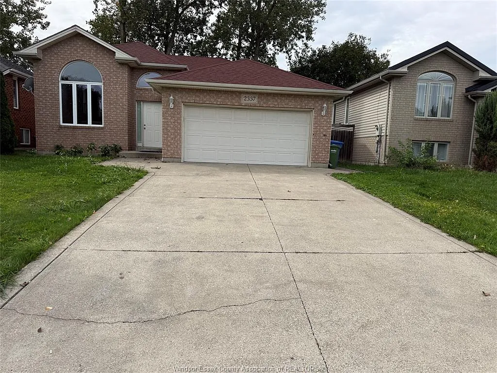 3 bed, $2,800 — Photo 1