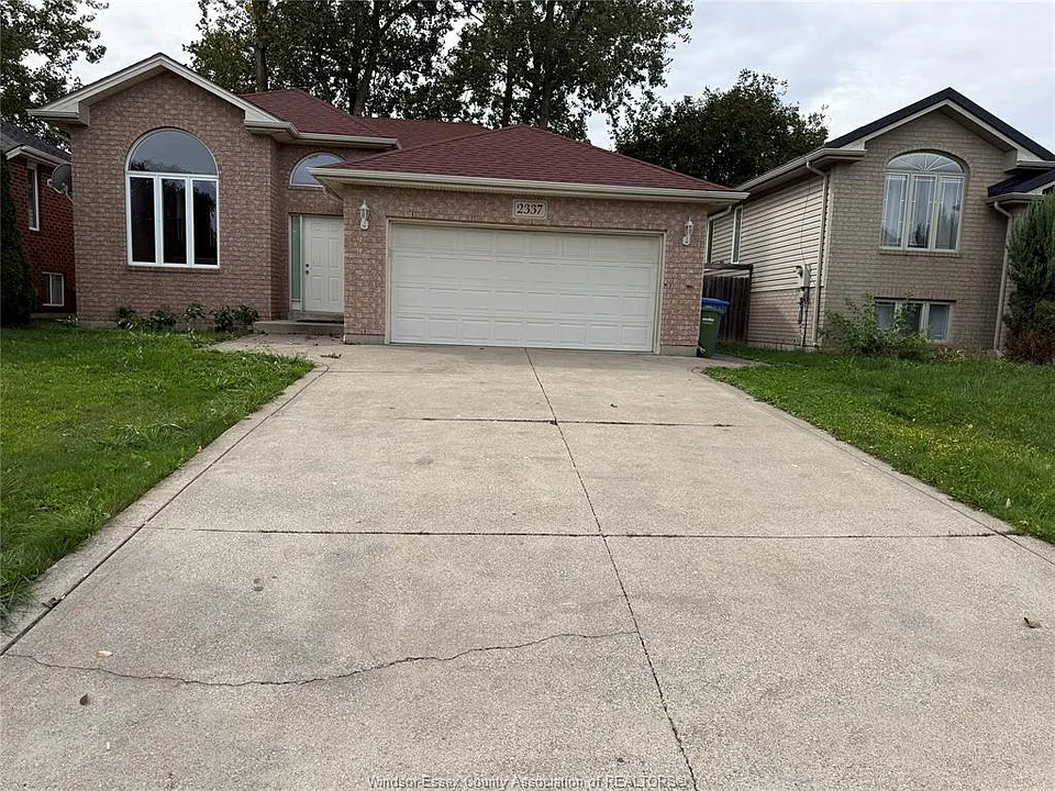 2337 Askin Ave