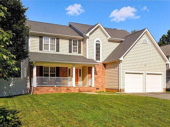 2nd image of 3905 Fairstone Pl