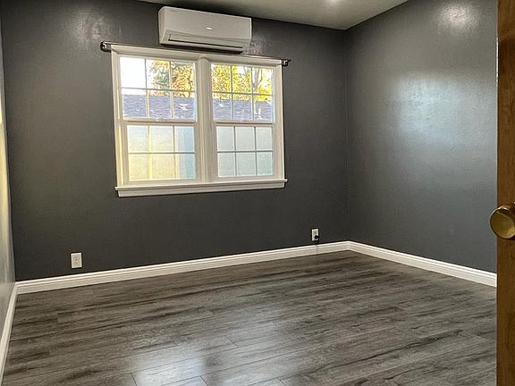 2nd image of 5944 Camellia Ave #14