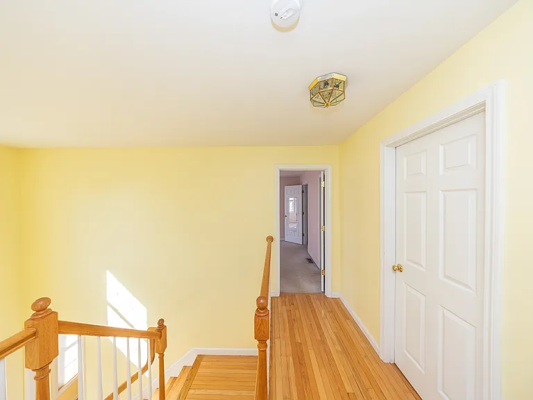 469 Walnut St — Photo 9