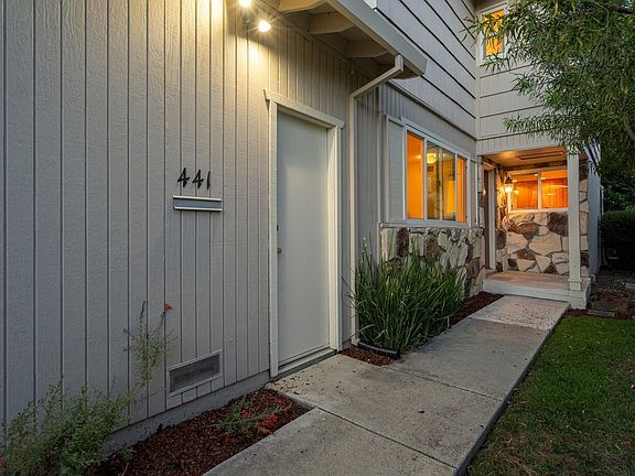 4th image of 441 Poppy Pl