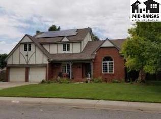 2707 Westminster Dr, Hutchinson, KS 67502