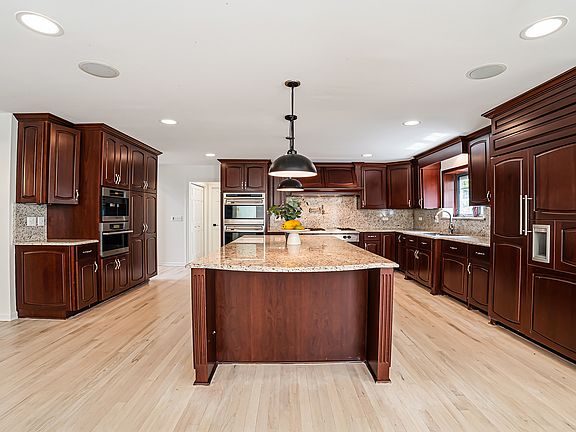 4th image of 3011 Gateshead Dr