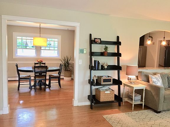 3rd image of 3 Palo Alto Ct