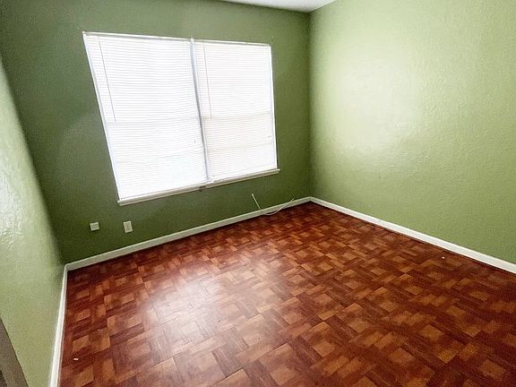 5th image of 4534 Galway Dr
