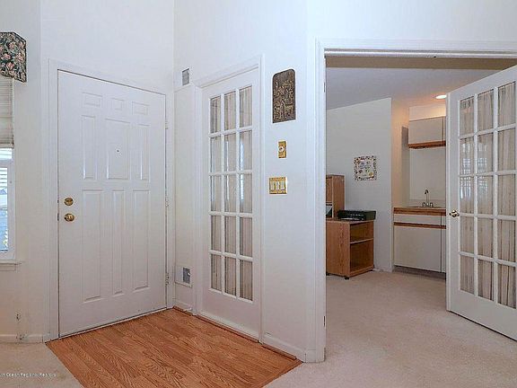 3rd image of 1066A Buckingham Dr