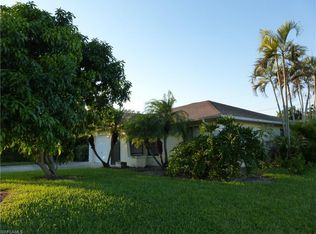 697 107th Ave N, Naples, FL 34108