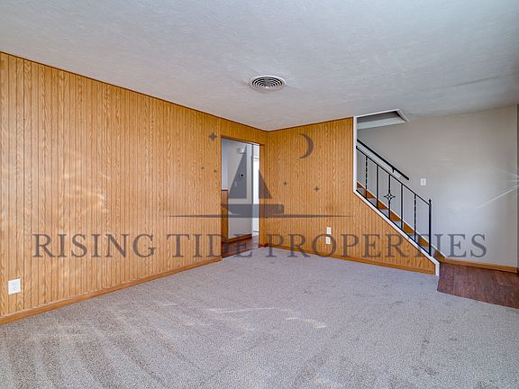 2nd image of 2409 Eden Ln