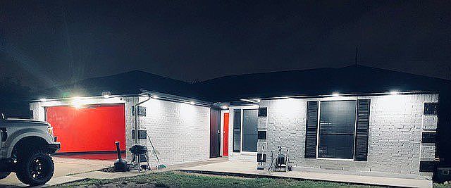 2nd image of 2201 Meadowgrove Dr