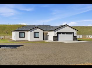 1050 Airport Ln, Connell, WA 99326