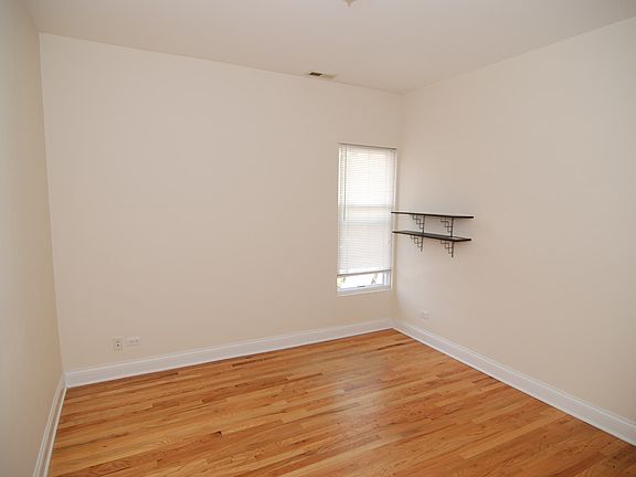 3rd image of 6832 N Ashland Blvd APT 2